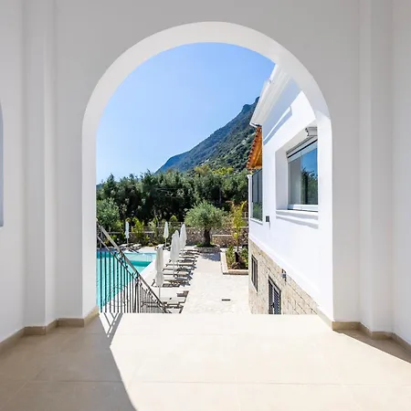 アパートホテル Crystal Blue Hotel, Barbati, Corfu 4*