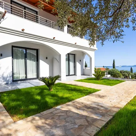 Crystal Blue Hotel, Barbati, Corfu 4* バルバティ