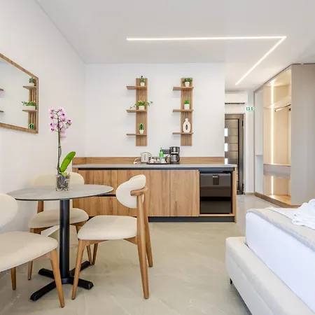 Crystal Blue Hotel, Barbati, Corfu アパートホテル 4*