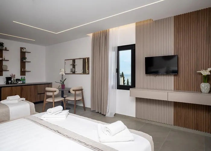 Crystal Blue Hotel, Barbati, Corfu 4* Barbati