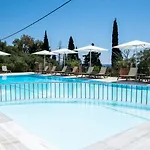 Crystal Blue Hotel, Barbati, Corfu מלון דירות 4*