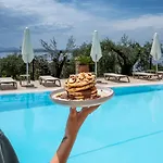 Lägenhetshotell Crystal Blue Hotel, Barbati, Corfu 4*