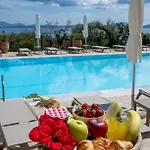 מלון דירות Crystal Blue Hotel, Barbati, Corfu בארבאטי