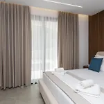 Crystal Blue Hotel, Barbati, Corfu מלון דירות בארבאטי