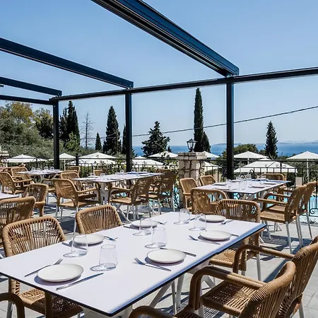 Lejlighedshotel Crystal Blue Hotel, Mparmpati