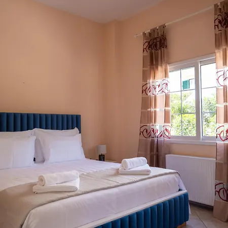 Lejlighedshotel Crystal Blue Hotel,