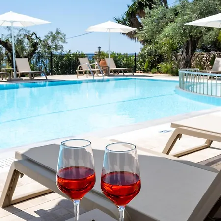 Apart-hotel Crystal Blue Hotel, Barbati