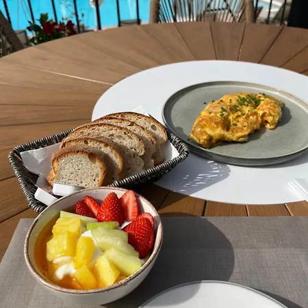 Apart Otel Crystal Blue Hotel,