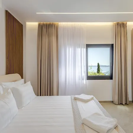 Crystal Blue Hotel, Barbati, Corfu 4* Mparmpati