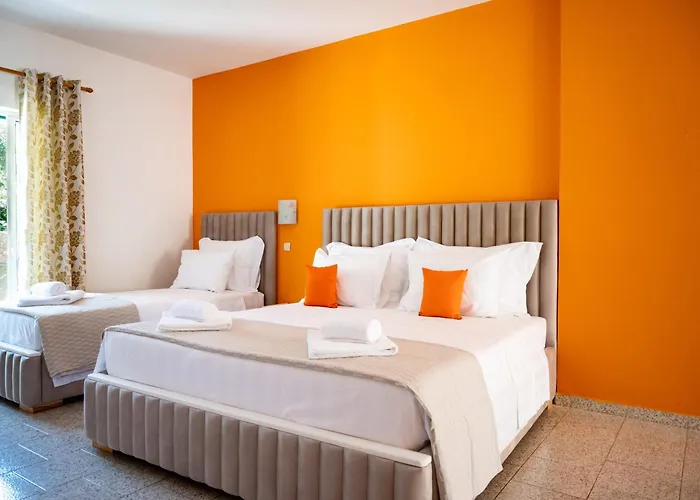 Crystal Blue Hotel, Апарт-отель Барбати