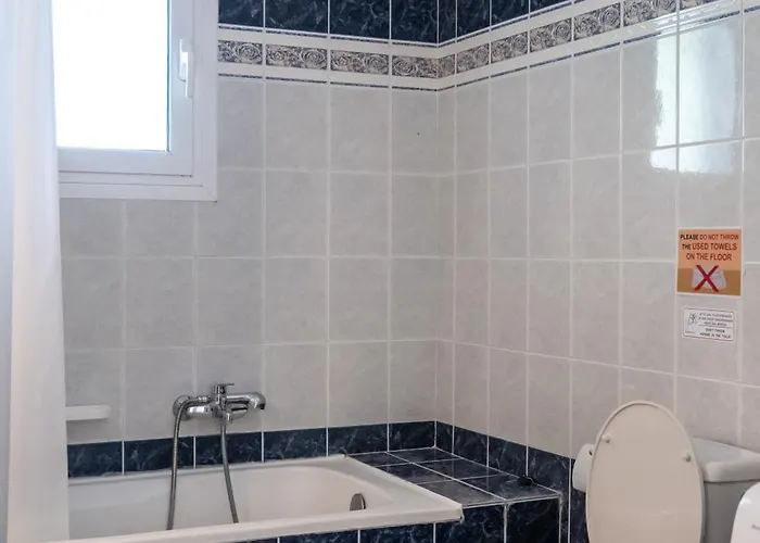 Crystal Blue Hotel, 4* Барбати