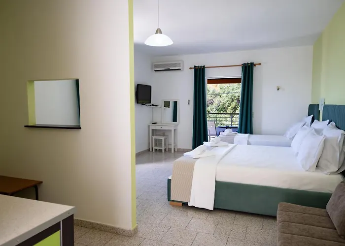 Crystal Blue Hotel, 4*