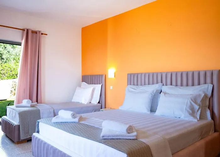 Crystal Blue Hotel, Апарт-отель Барбати