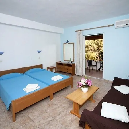 Crystal Blue Hotel, בארבאטי