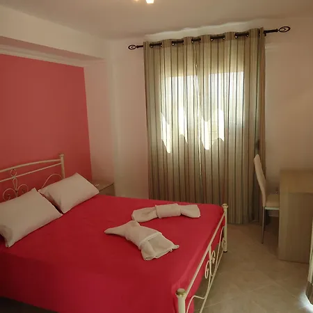 Crystal Blue Hotel, Hotel apartamentowy