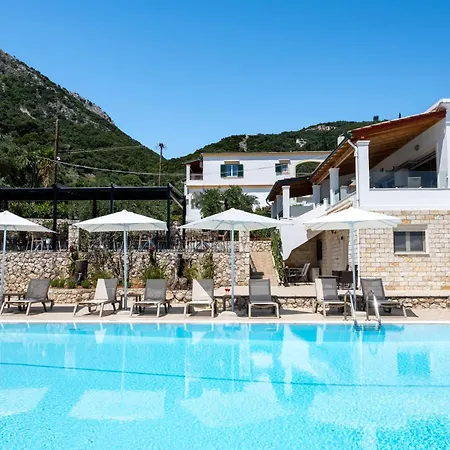 Crystal Blue Hotel, 3*
