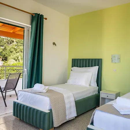 Crystal Blue Hotel, 3*