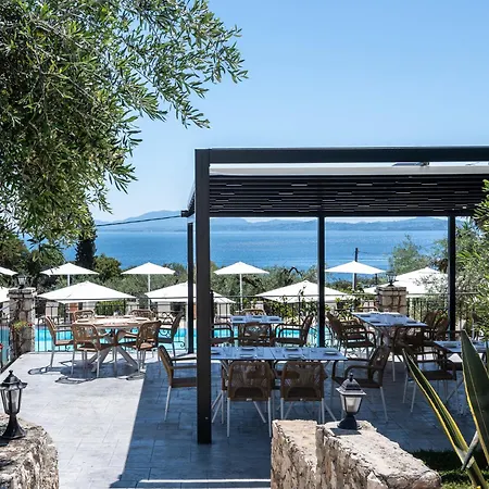 Crystal Blue Hotel, Hotel apartamentowy