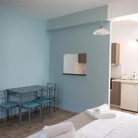 Crystal Blue Hotel, 公寓式酒店 巴尔巴蒂