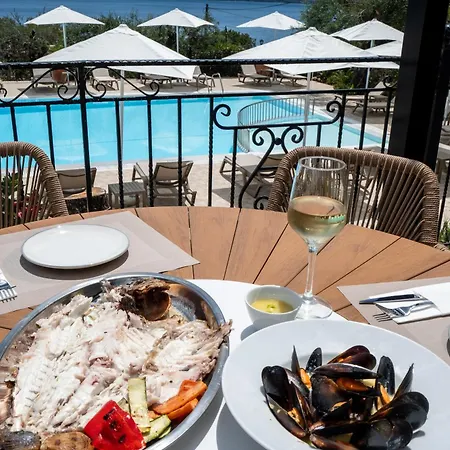 Crystal Blue Hotel, 公寓式酒店 巴尔巴蒂