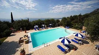 Crystal Blue Hotel, מלון דירות